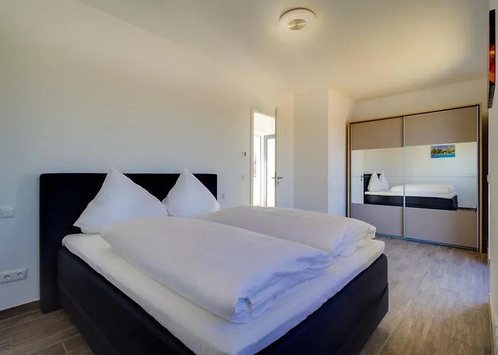 Lagovida Kapitaenskajuete E Am Stoermthaler