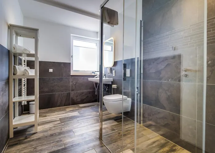 Lagovida Kapitaenskajuete E Am Stoermthaler * غروسبونسنا